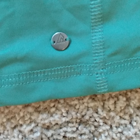 Ripzone rashguard - Picture 3 of 3